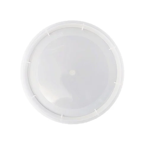 32oz plastic deli container with a securely sealed lid
