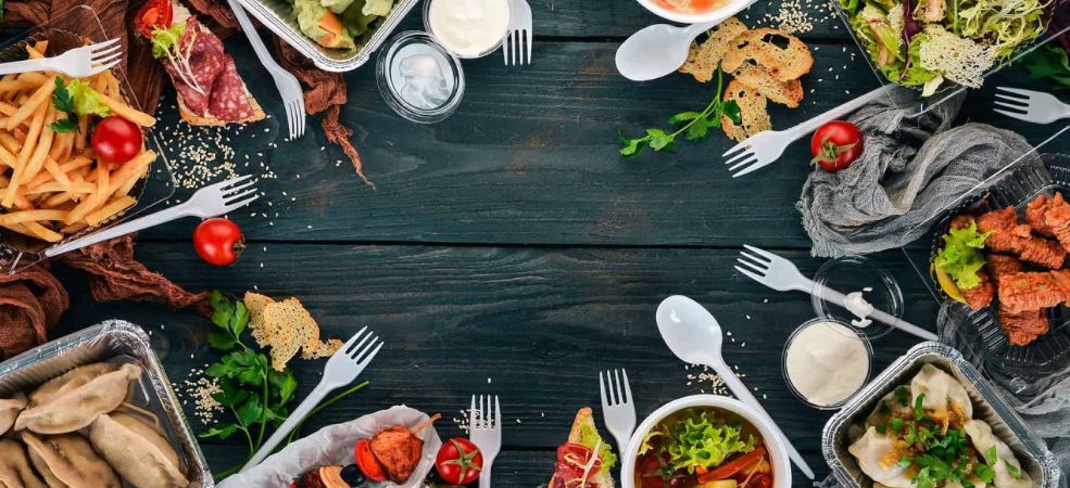 Investing in high-quality compostable bowls is a necessary step if you want your food business to stay on the top, especially since the demand for sustainability is rising. 