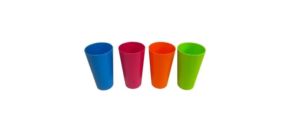 For many years, plastic takeout containers were made from non-biodegradable materials that took hundreds of years to decompose, contributing to landfill waste. 