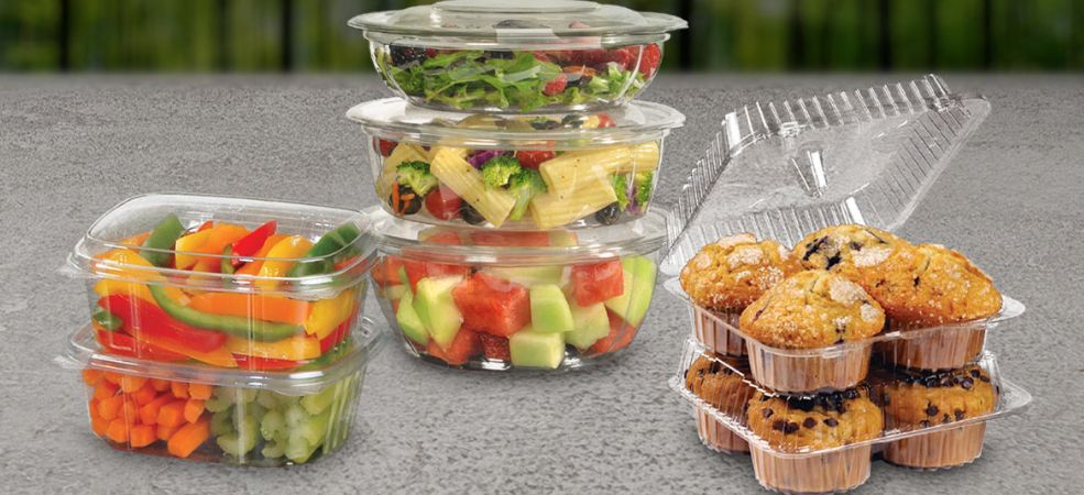 Plastic cold cups are disposable containers created for cool drinks like iced teas, smoothies, and brews. These plastic food packaging solutions often have secure lids to prevent spills and extra room for straws.