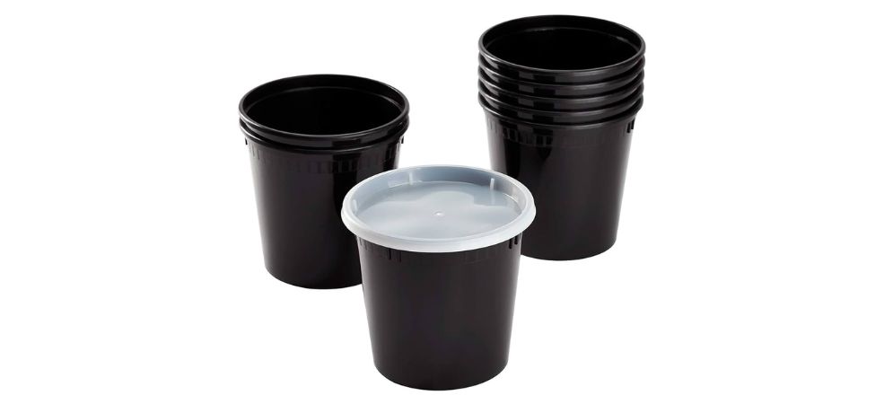 After understanding the type of Deli food containers available on the market, the next critical thing to consider is the size. 