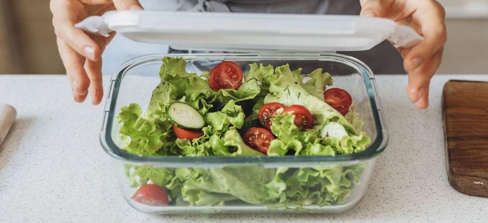 Hands down, these are the best meal prep containers that you must have if your goal is to be more successful in the upcoming months. We recommend compostable paper cups, plastic cold cups, plastic portion cups, and paper bowls, and here's why!