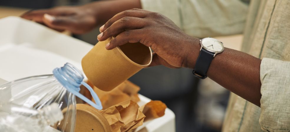 Switching to paper food containers isn’t just about looking eco-conscious; it’s also about delivering a better experience from kitchen to customer.  