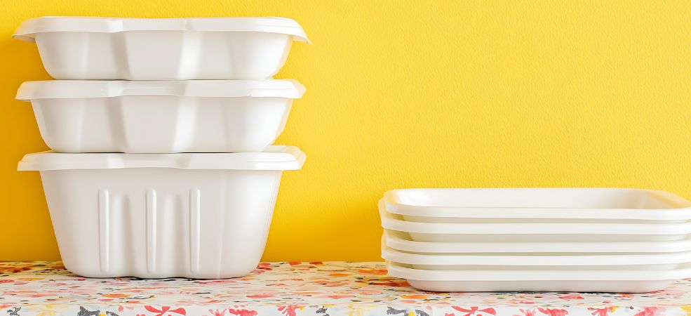 If you want to save time, reduce costs, and make your food business run smoother, buy meal prep containers in bulk. Set yourself up for success, because your restaurant deserves the best!