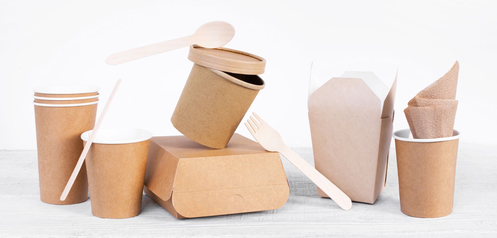 We offer a wide array of high-quality and affordable take out food containers in Canada for all needs and preferences. If you’re looking for a quality use and throw container, you can choose from the following materials.