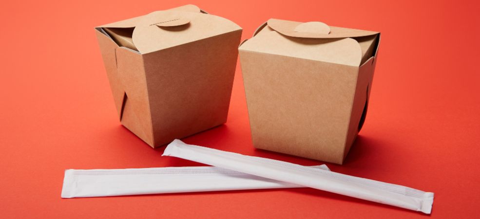 ordering a Kraft noodle box in bulk is a smart idea for saving money on shipping fees, attracting eco-minded customers, and fighting against plastic pollution.